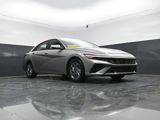 Used 2024 Hyundai Elantra SEL FWD image 53