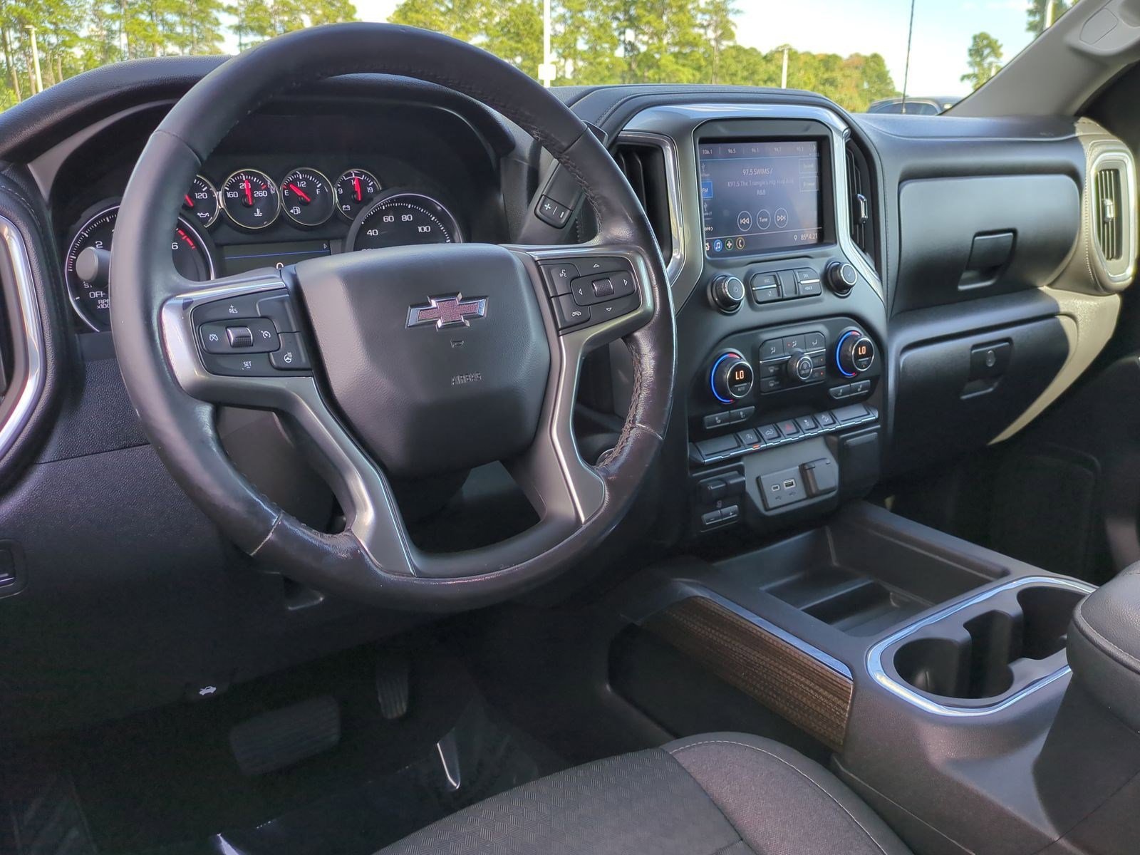 Used 2020 Chevrolet Silverado 1500 RST w/ Texas Edition image 28