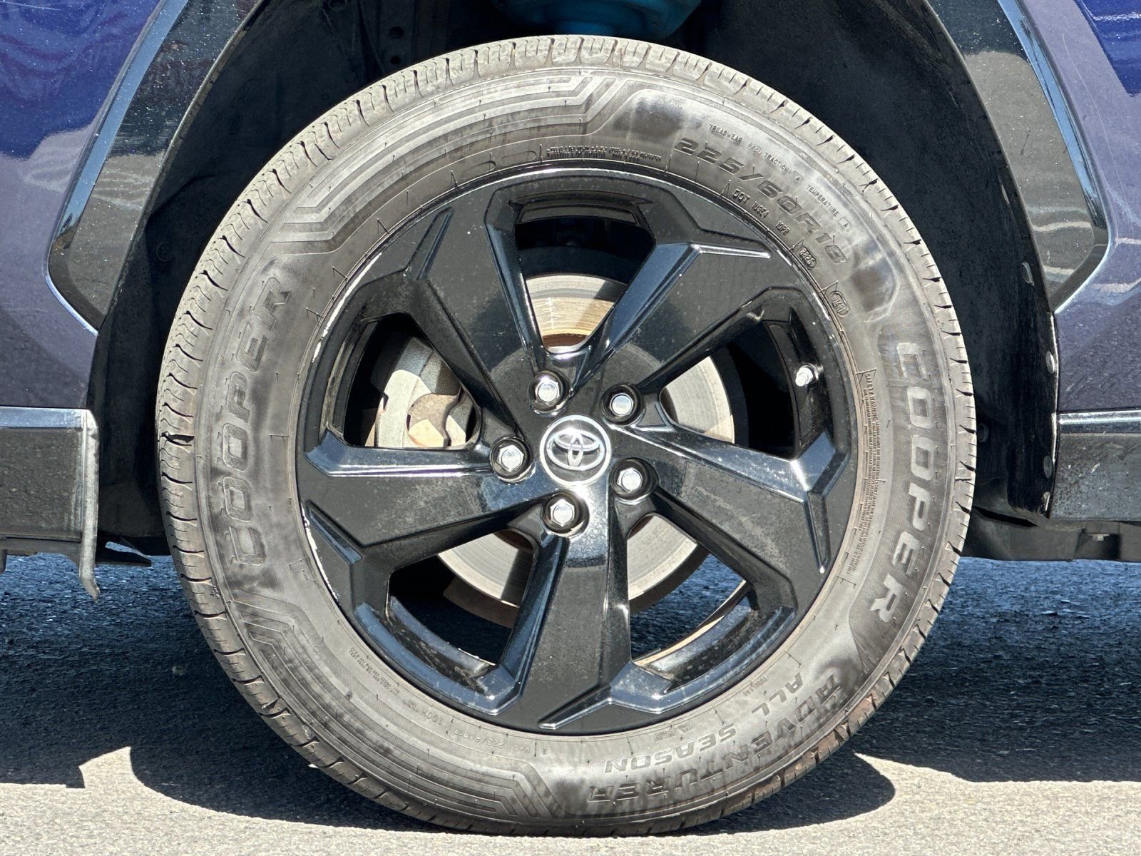 Used 2019 Toyota RAV4 XSE AWD/4WD image 24