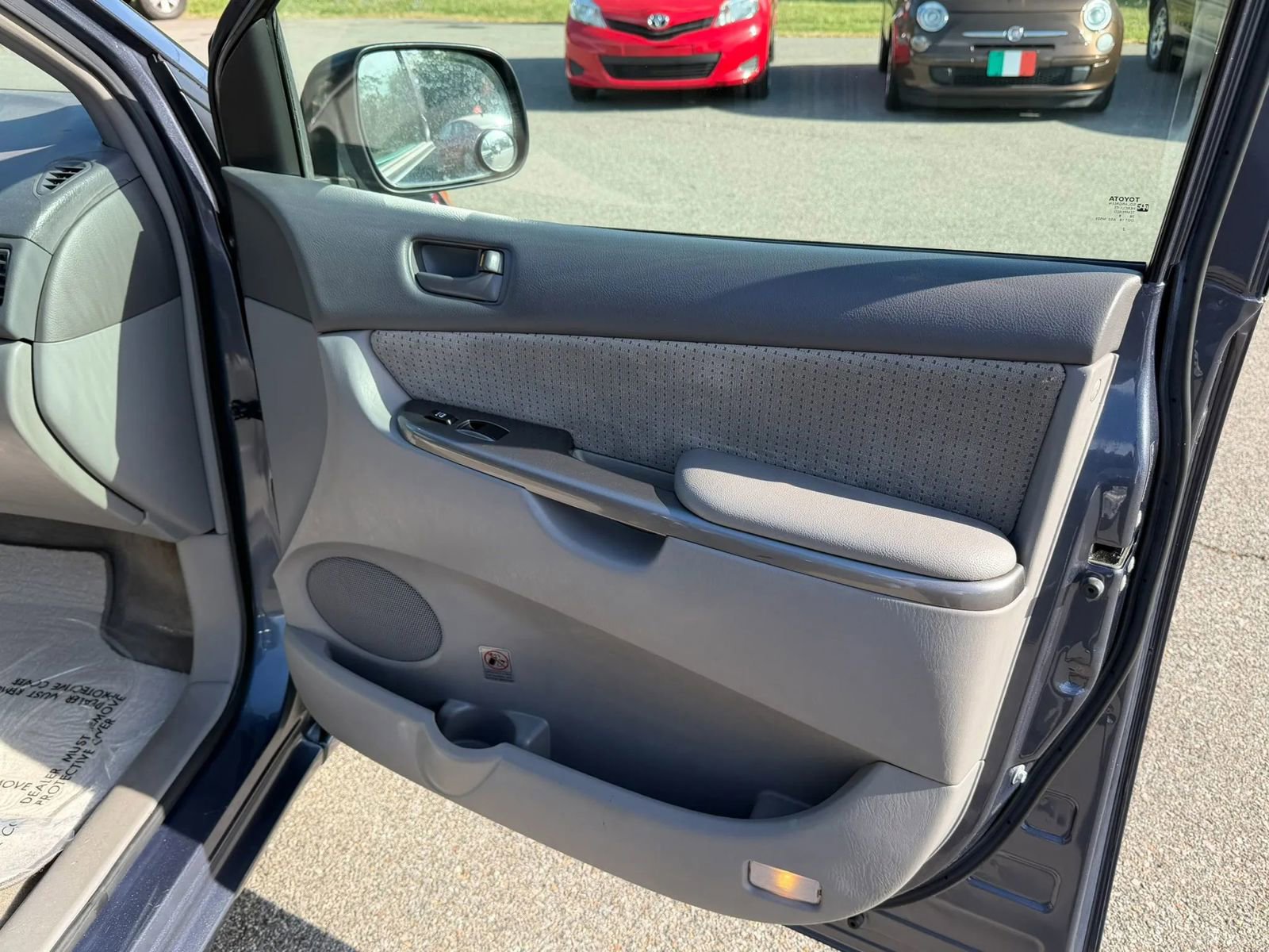 Used 2008 Toyota Sienna LE FWD image 38