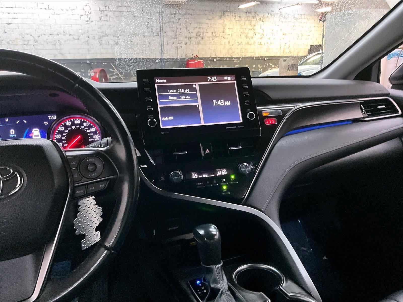 Used 2022 Toyota Camry XSE FWD image 9