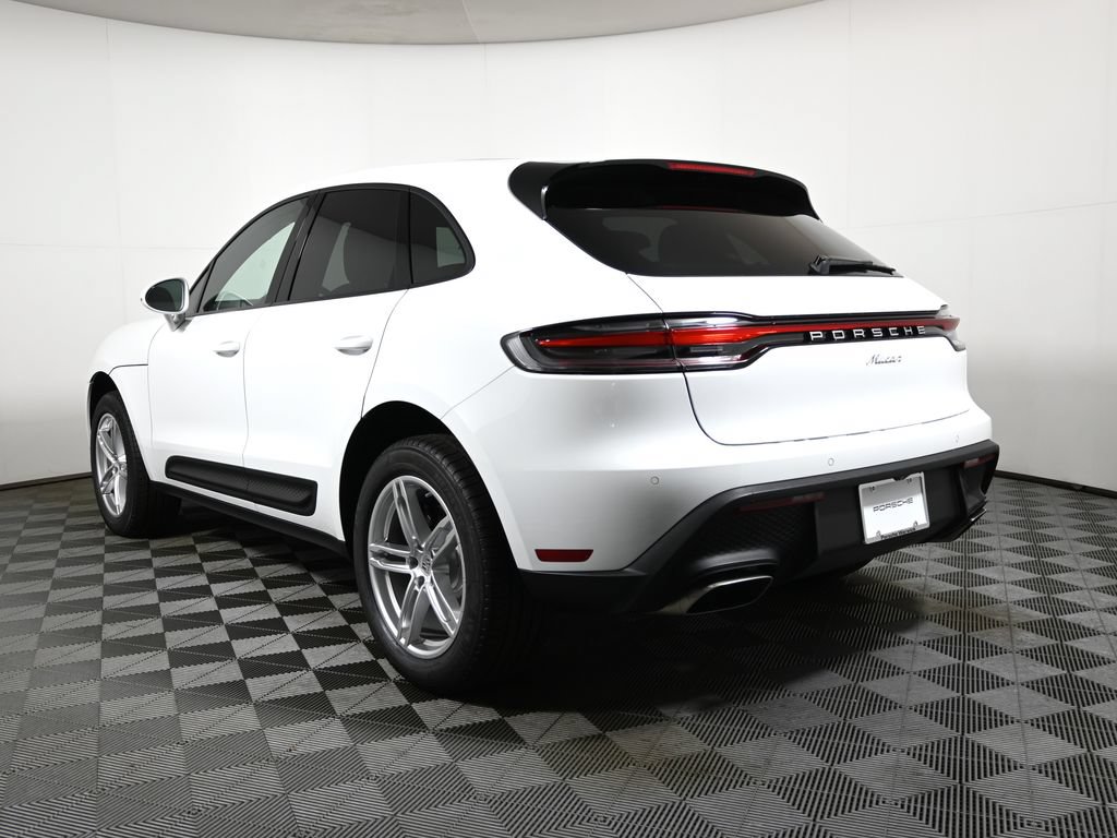 Used 2026 Porsche Macan AWD/4WD image 3