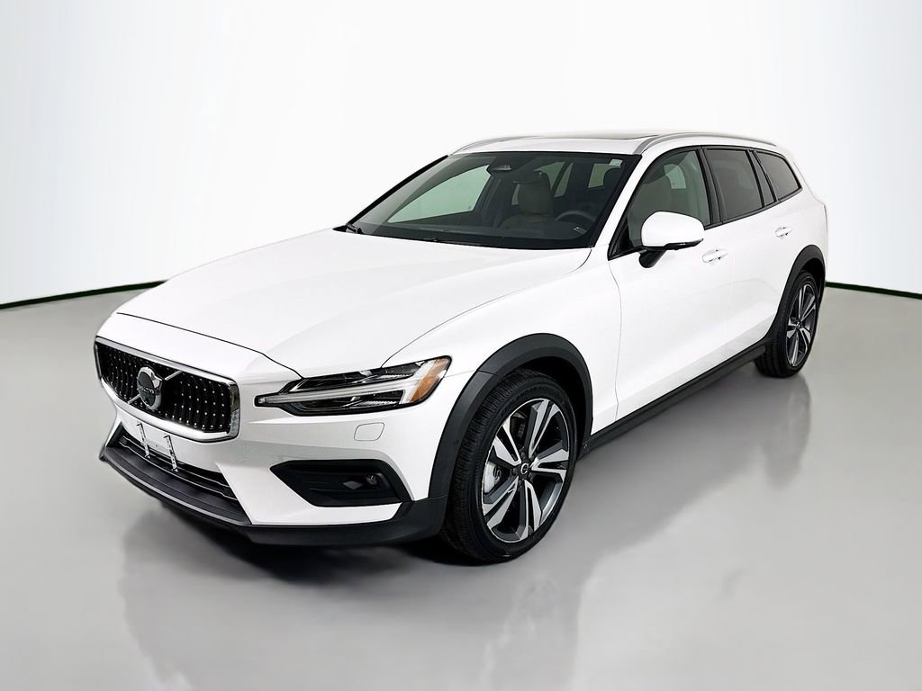 Used 2024 Volvo V60 B5 Cross Country Plus w/ Protection Package Premier AWD/4WD image 1