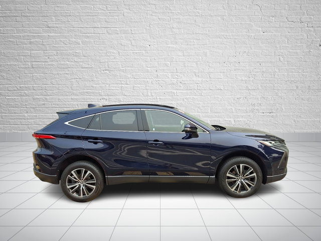 Used 2023 Toyota Venza LE AWD/4WD image 7