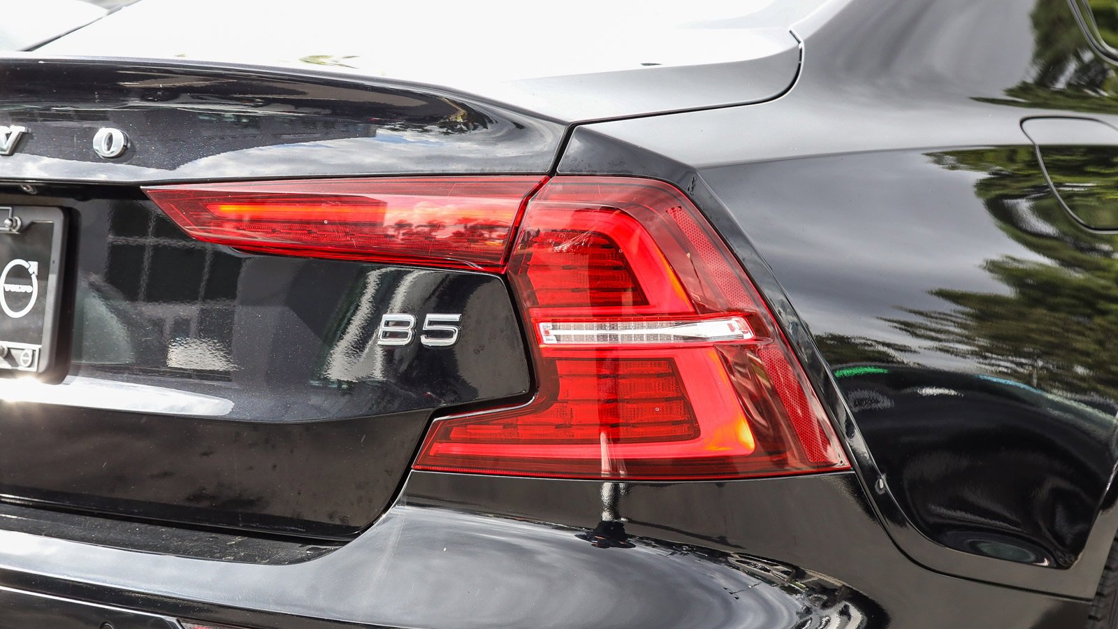 Used 2024 Volvo S60 B5 Plus image 8