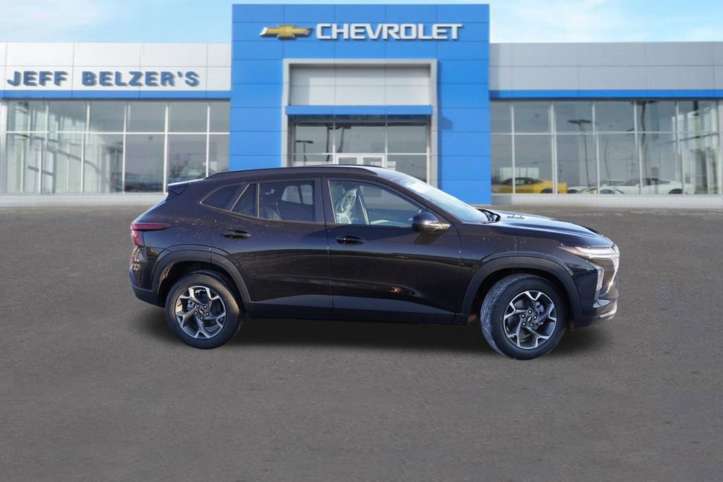 New 2026 Chevrolet Trax LT w/ Driver Confidence Package image 2