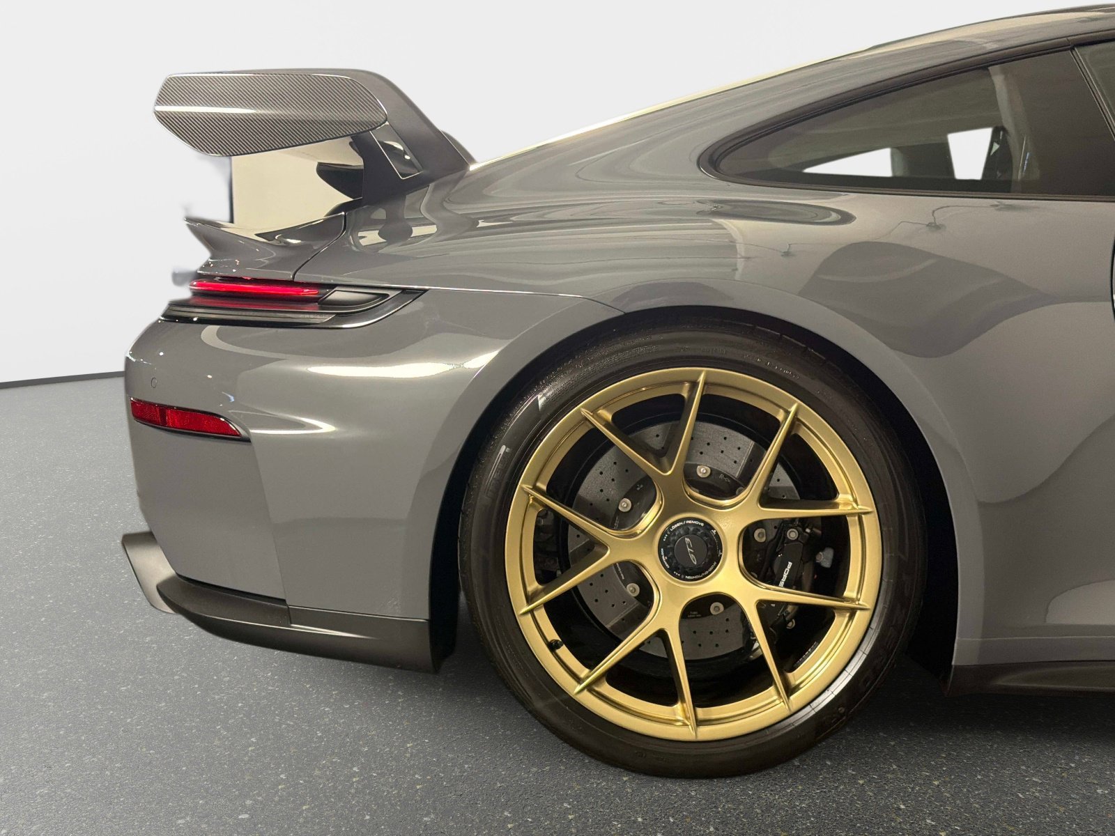 Used 2026 Porsche 911 GT3 w/ Weissach Package RWD image 22