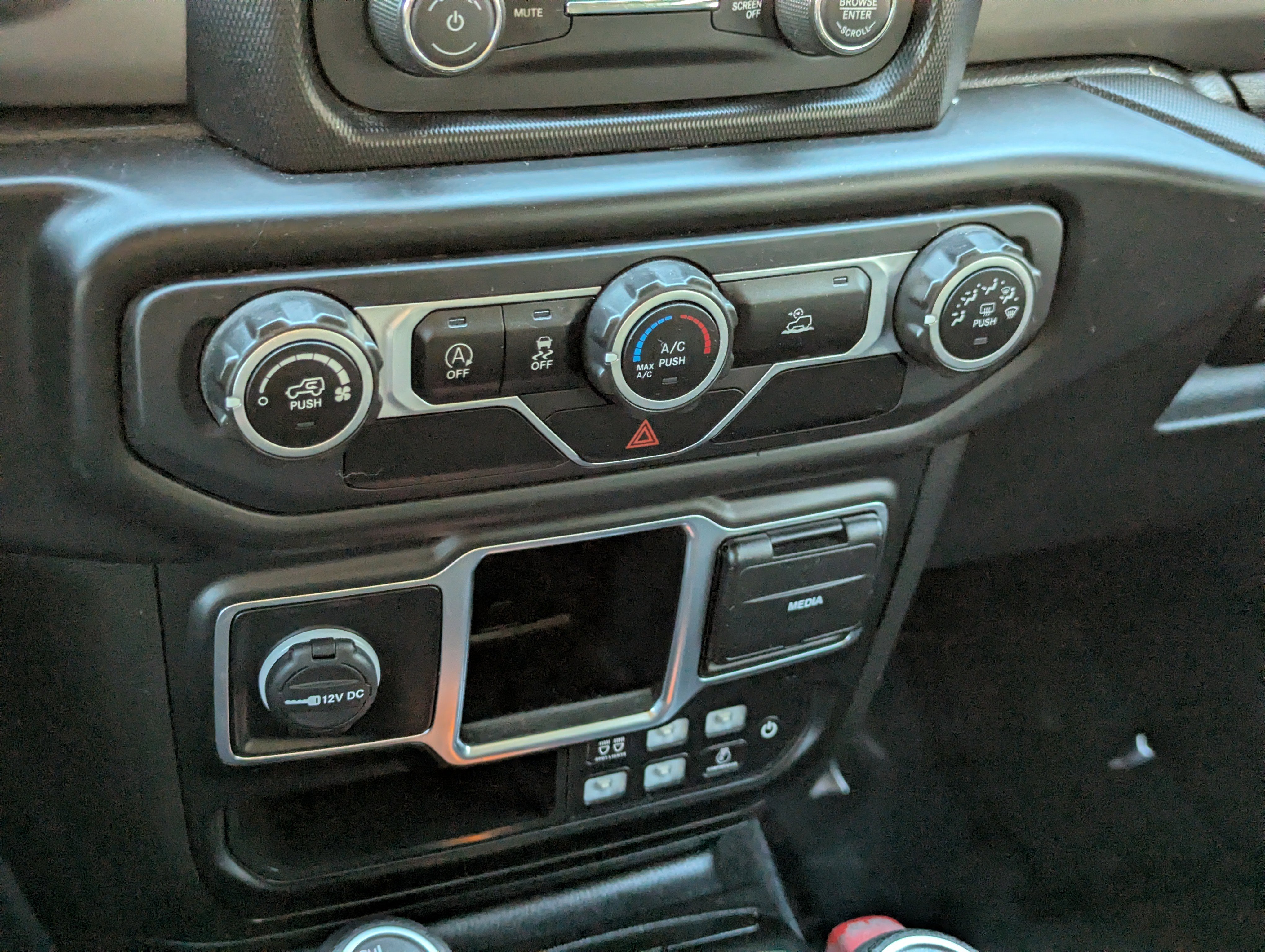 Used 2020 Jeep Gladiator Sport w/ Trailer Tow Package image 26