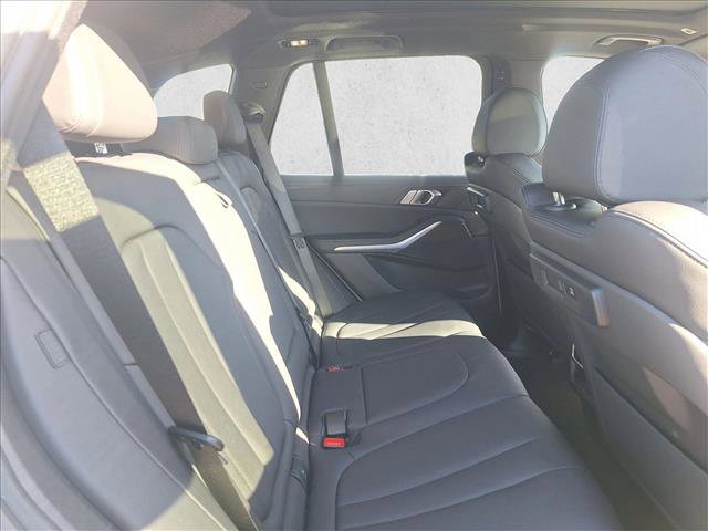 Used 2022 BMW X5 xDrive40i w/ Parking Assistance Package image 19