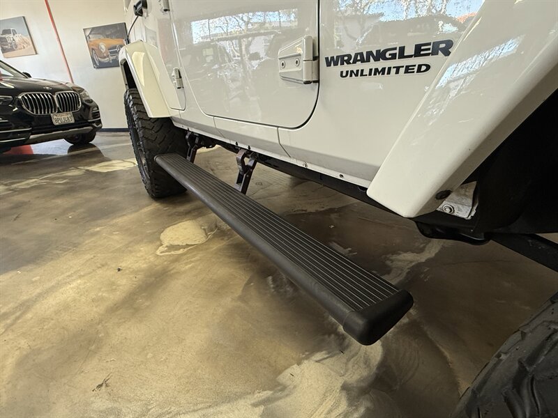 Used 2015 Jeep Wrangler Unlimited Sahara AWD/4WD image 3