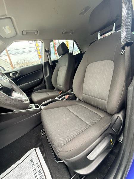 Used 2021 Hyundai Venue SE image 9