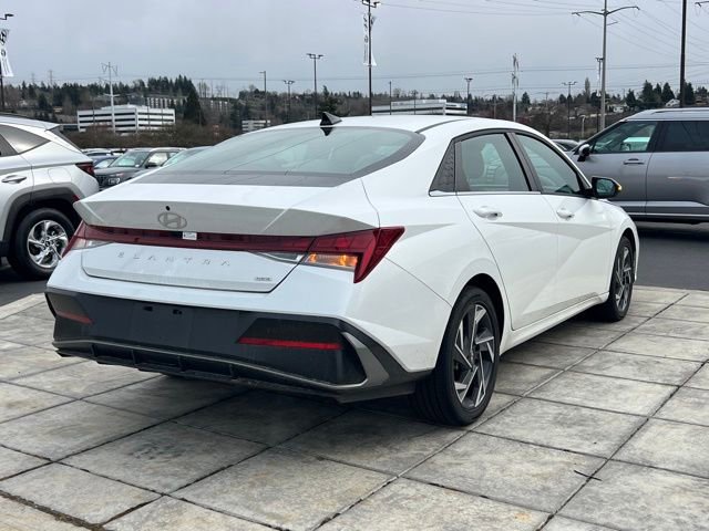 Certified 2025 Hyundai Elantra Limited image 5