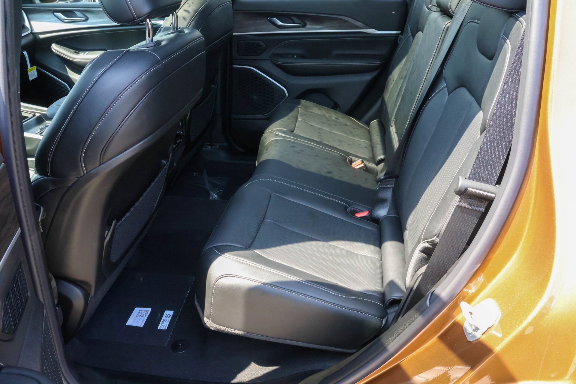 New 2027 Jeep Grand Cherokee Limited AWD/4WD image 14