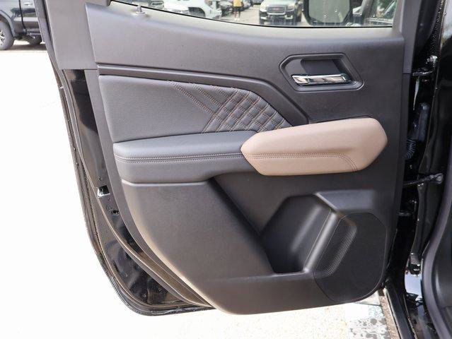 New 2025 GMC Canyon Denali image 15