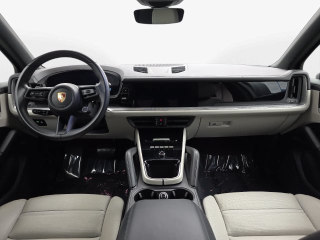 Used 2024 Porsche Cayenne AWD/4WD image 13