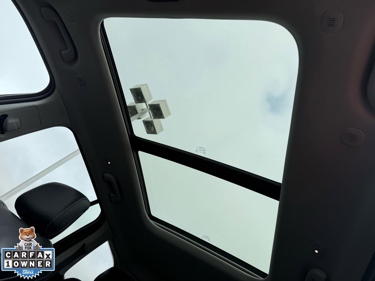 Used 2023 Jeep Grand Cherokee 4WD 4xe image 3