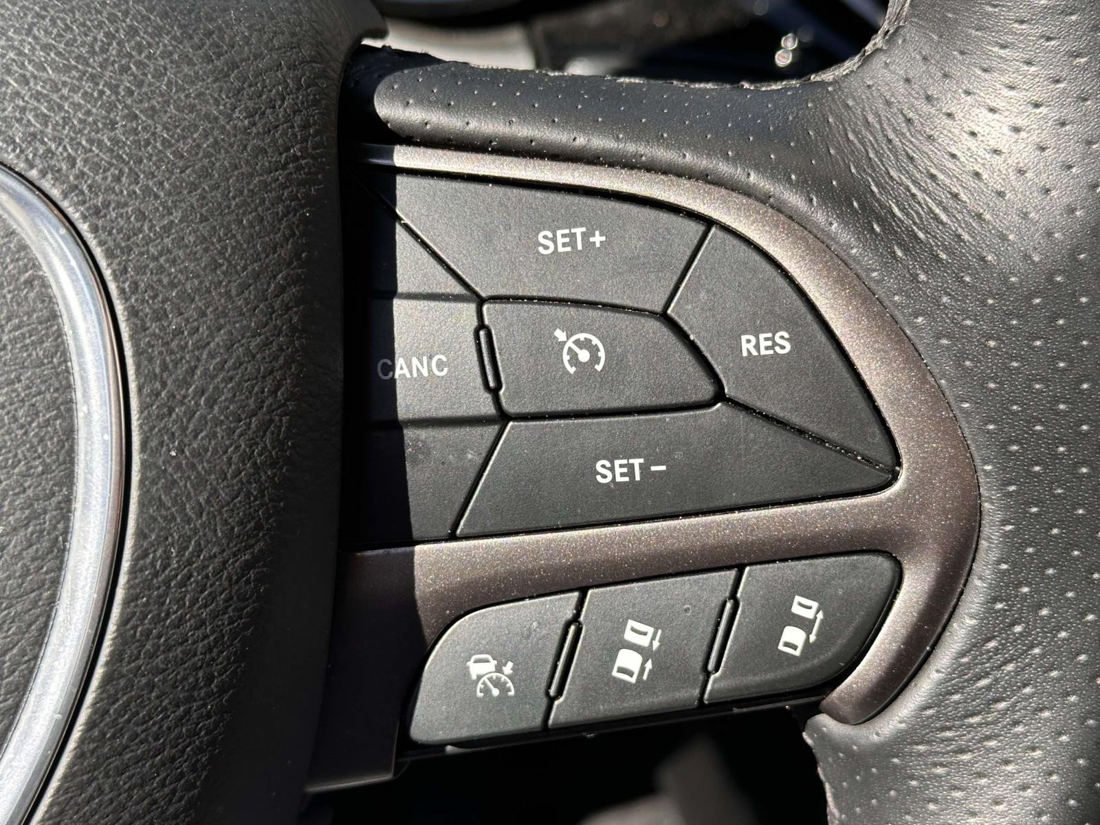 Used 2023 Dodge Durango SXT Launch Edition AWD/4WD image 25