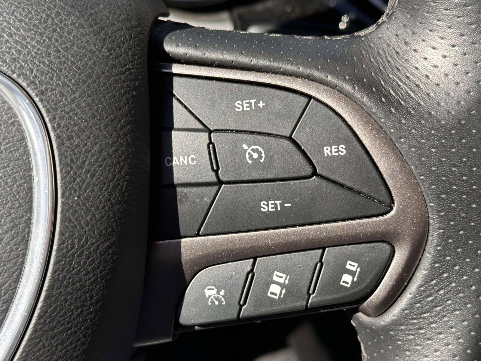 Used 2023 Dodge Durango SXT Launch Edition image 25