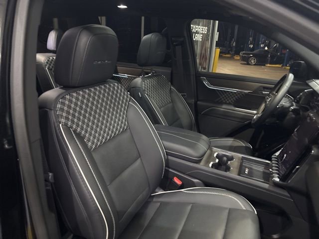 Used 2024 GMC Acadia Denali AWD/4WD image 39