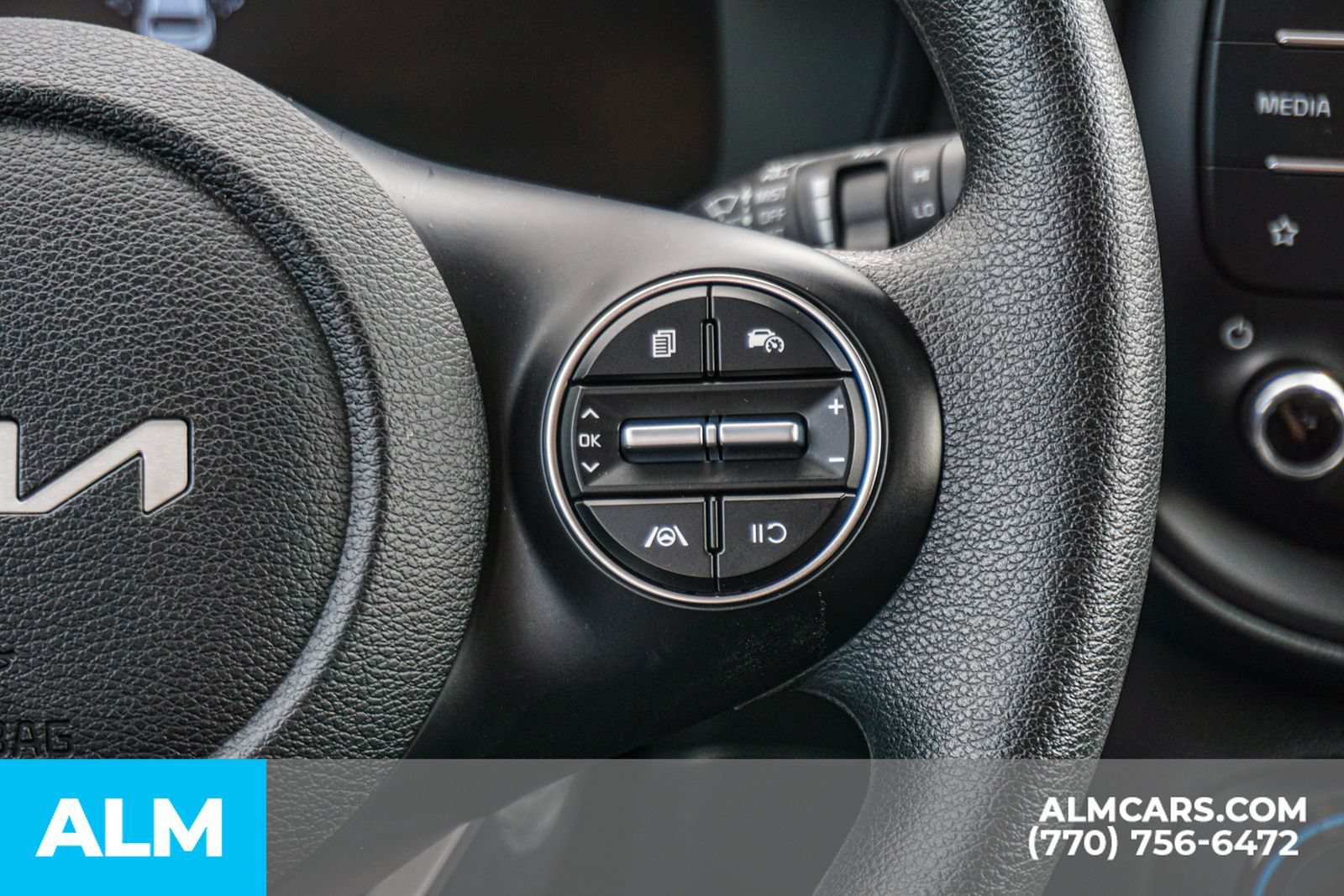 Used 2025 Kia Soul LX w/ LX Technology Package FWD image 30