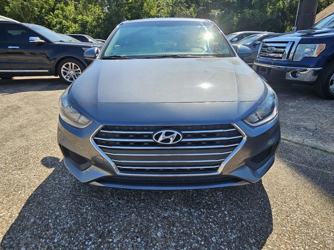 Used 2019 Hyundai Accent SE FWD image 2