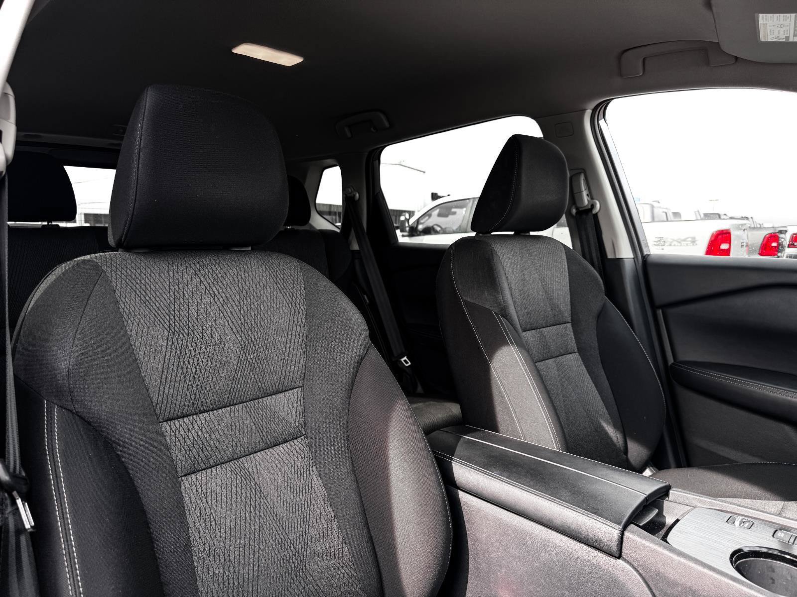 Used 2025 Nissan Rogue SV FWD image 13