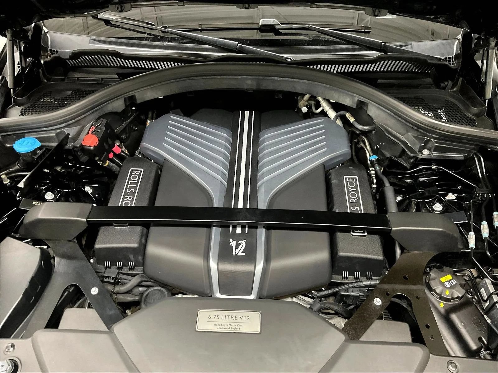 Used 2021 Rolls-Royce Cullinan Black Badge AWD/4WD image 37