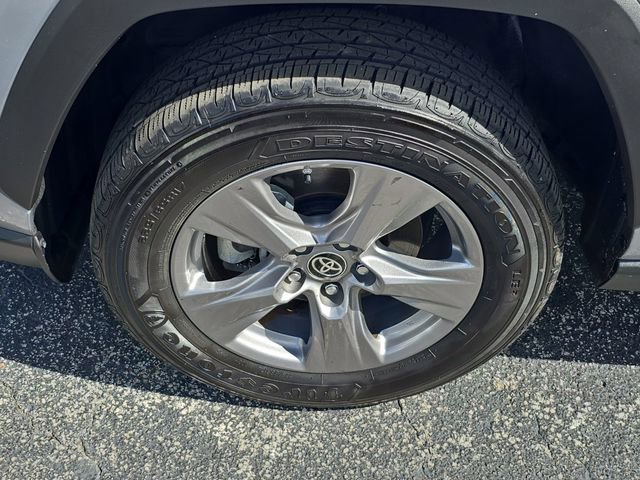 Used 2024 Toyota RAV4 LE image 9