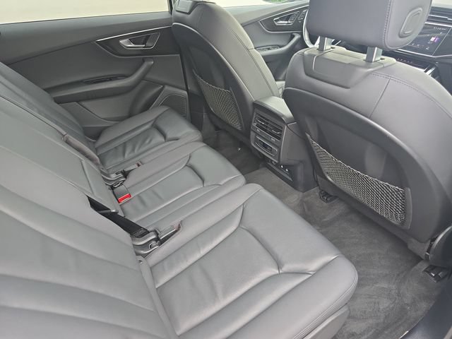 Used 2022 Audi Q7 3.0T Premium Plus w/ Premium Plus Package AWD/4WD image 11