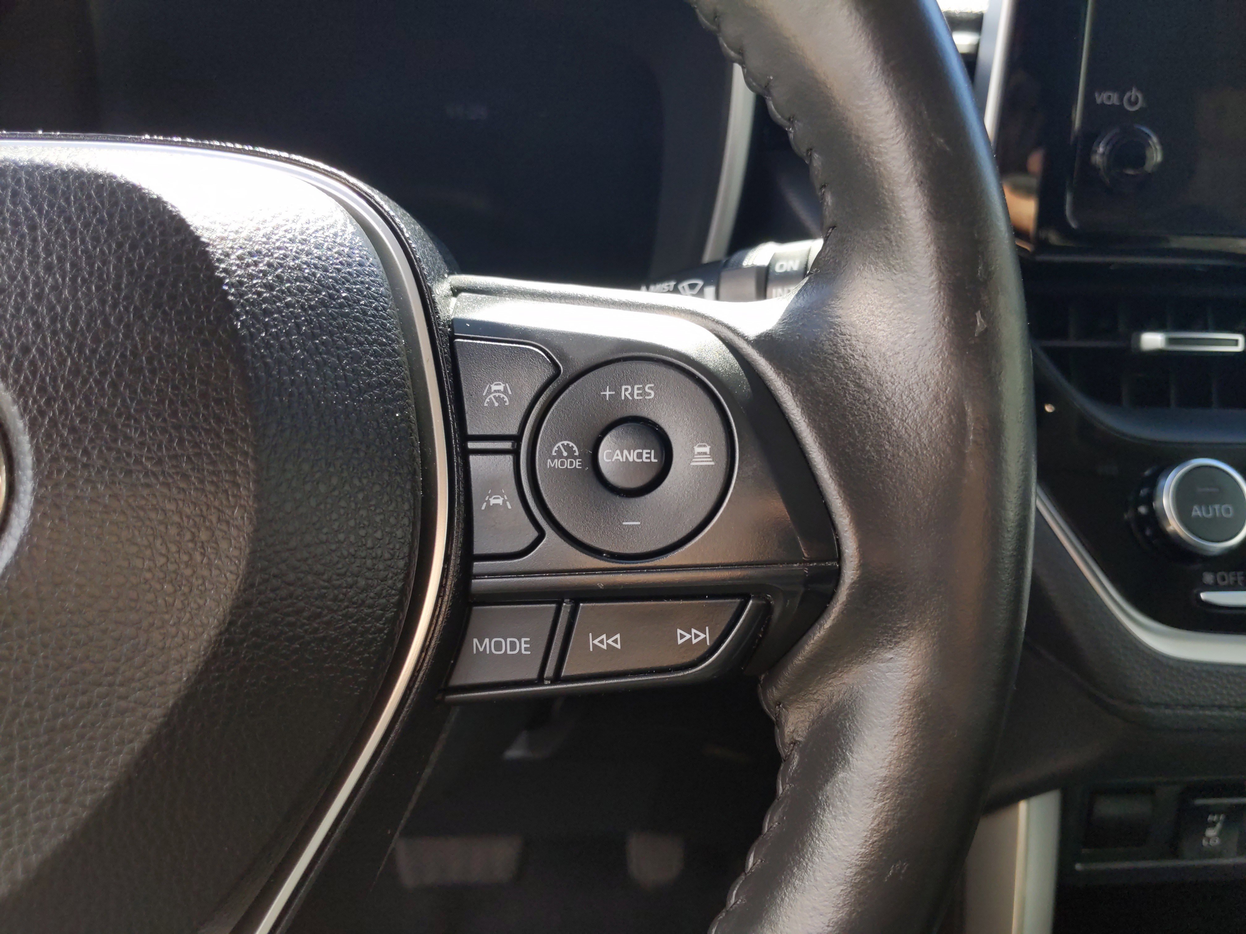 Certified 2023 Toyota Corolla Cross XLE w/ Convenience Package image 19