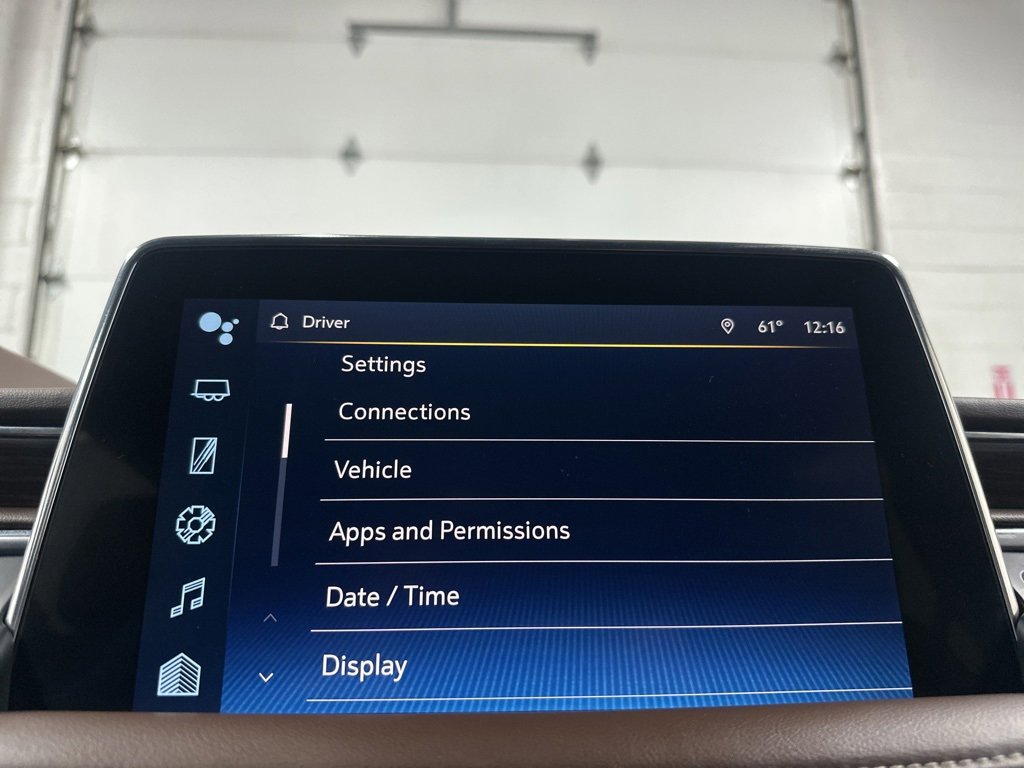 Used 2023 Chevrolet Suburban High Country image 33