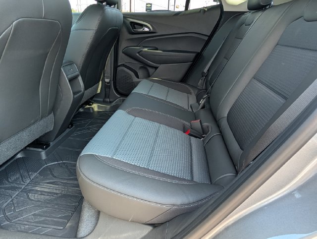 New 2026 Chevrolet Trax LT w/ Sunroof Package FWD image 7