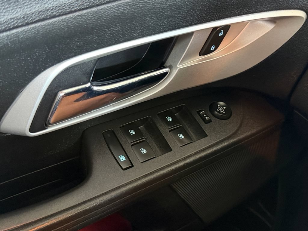Used 2017 Chevrolet Equinox LS AWD/4WD image 11