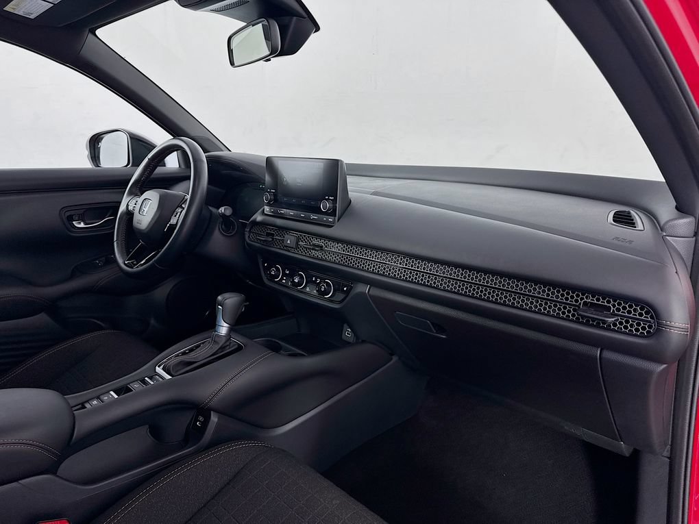 Used 2025 Honda HR-V Sport image 36