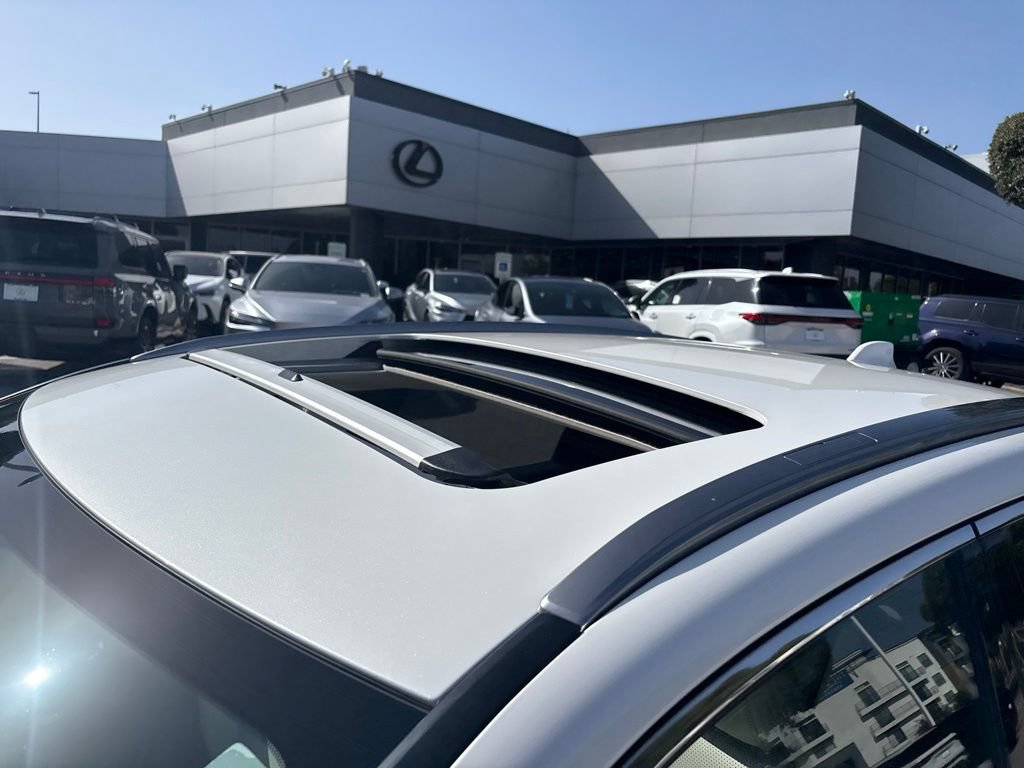Used 2025 Lexus RX 350 Premium Plus w/ Accessory Package (Z1) FWD image 10