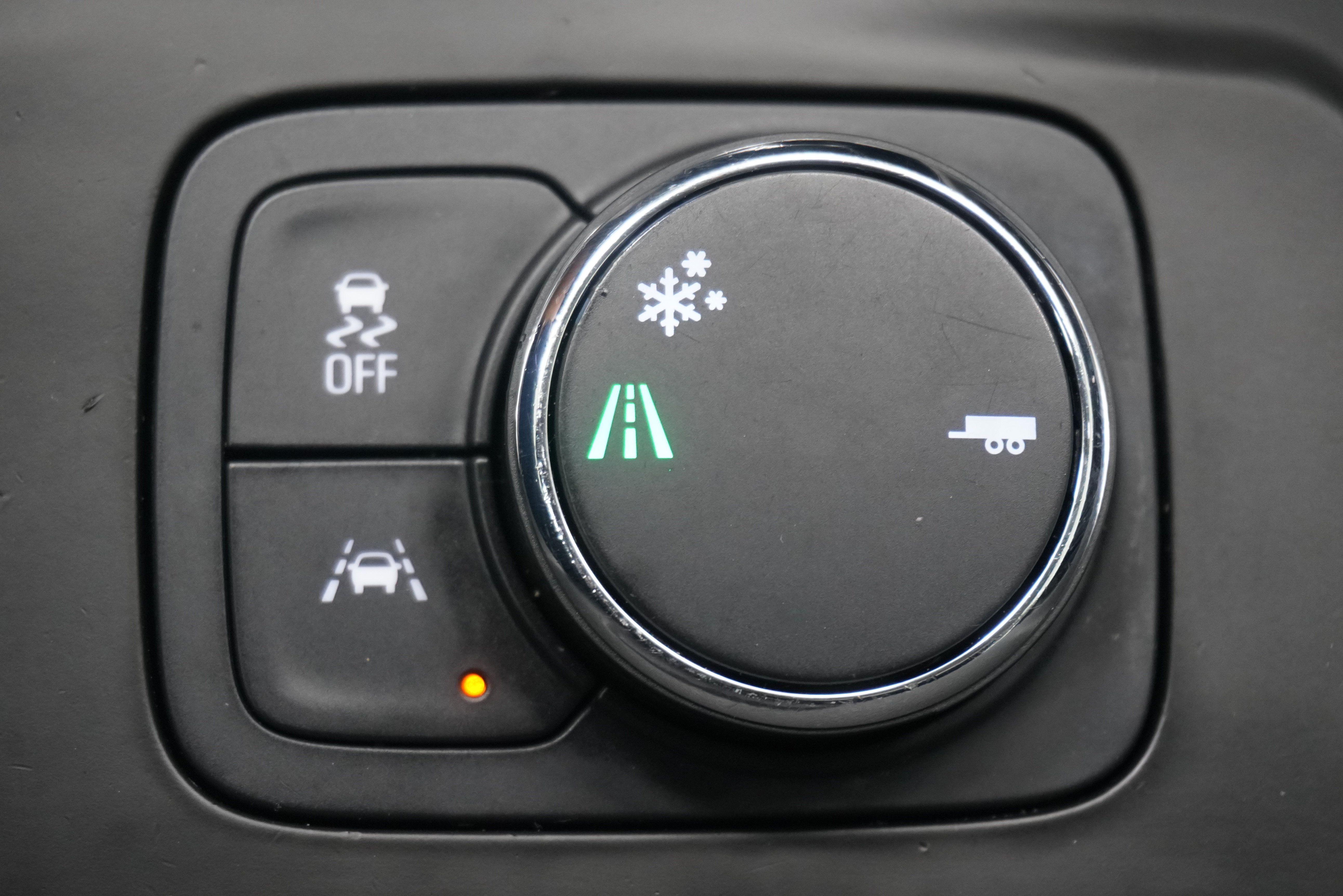 Used 2021 Chevrolet Traverse Premier w/ Redline Edition FWD image 28