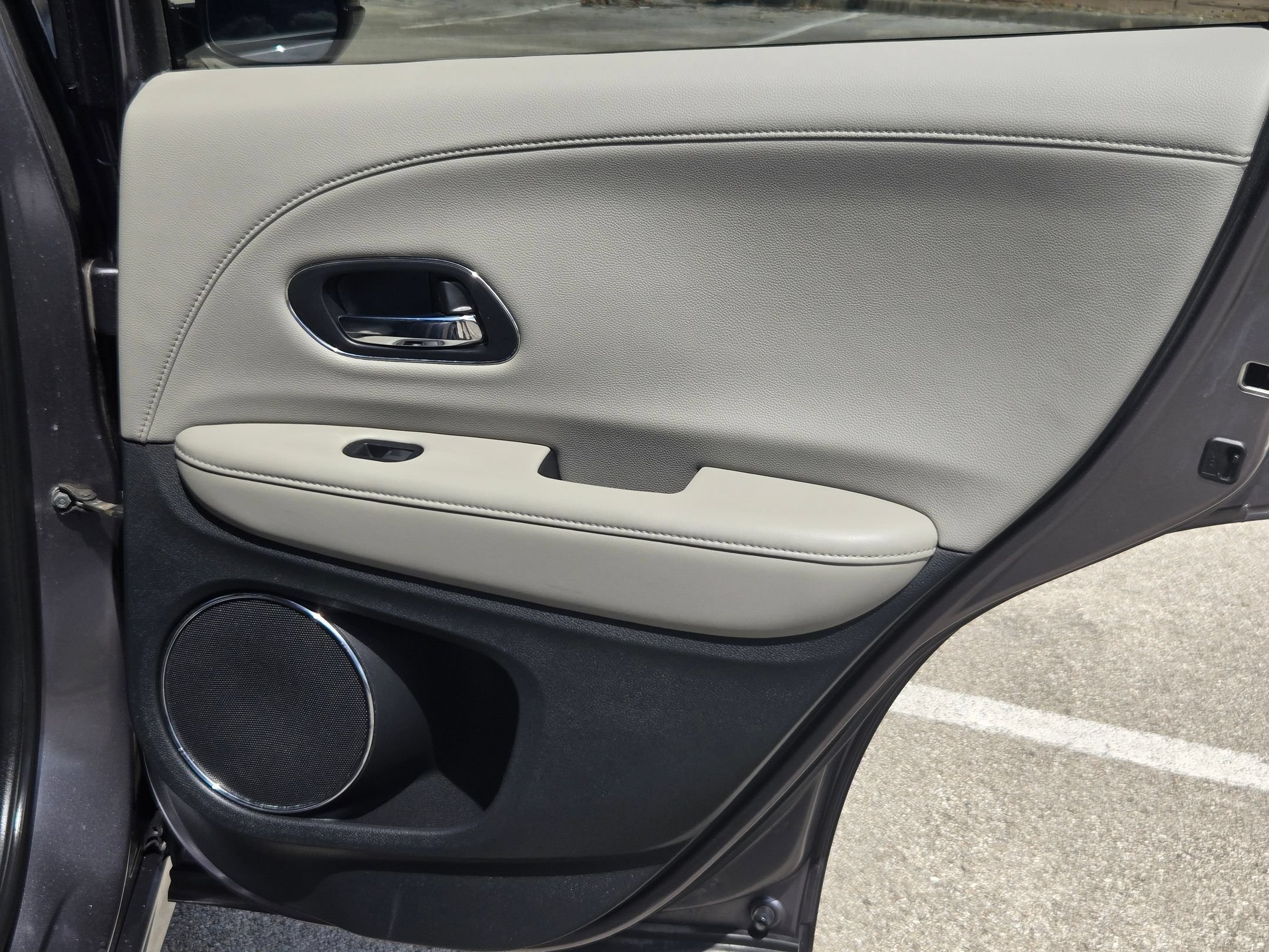 Used 2019 Honda HR-V Touring image 26