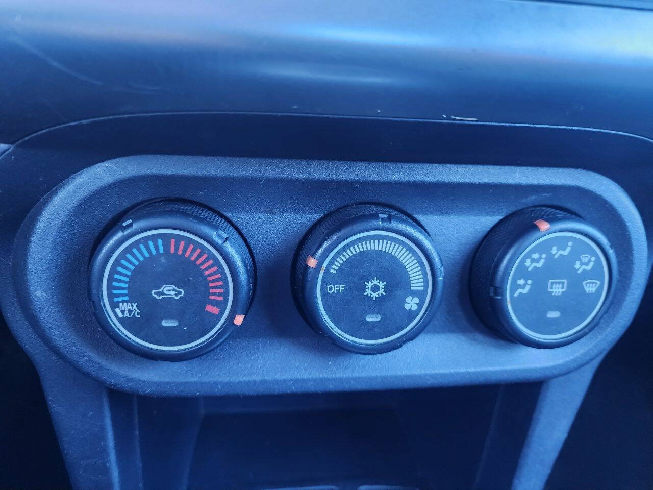 Used 2015 Mitsubishi Lancer ES FWD image 16