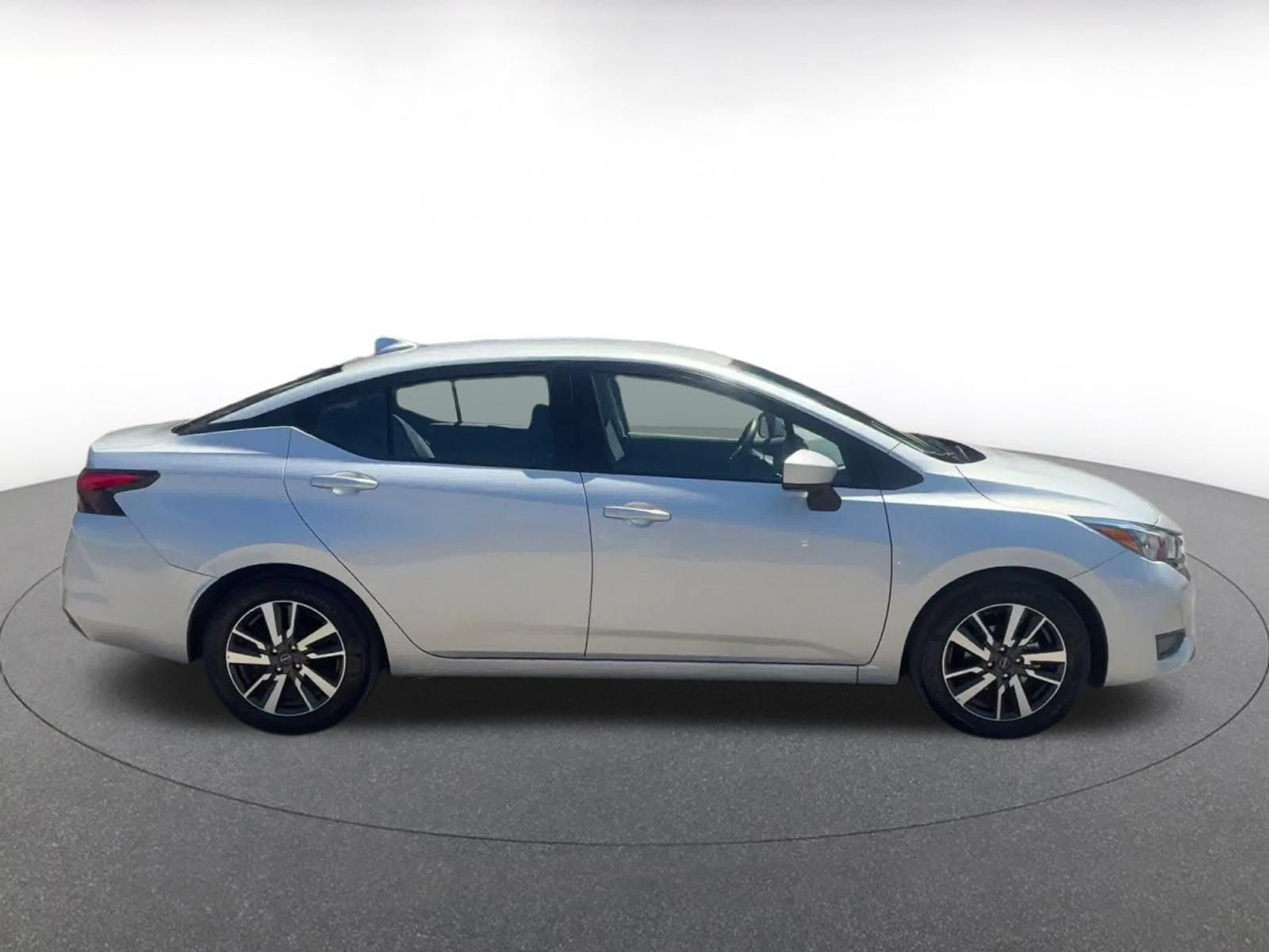Used 2025 Nissan Versa SV FWD image 13