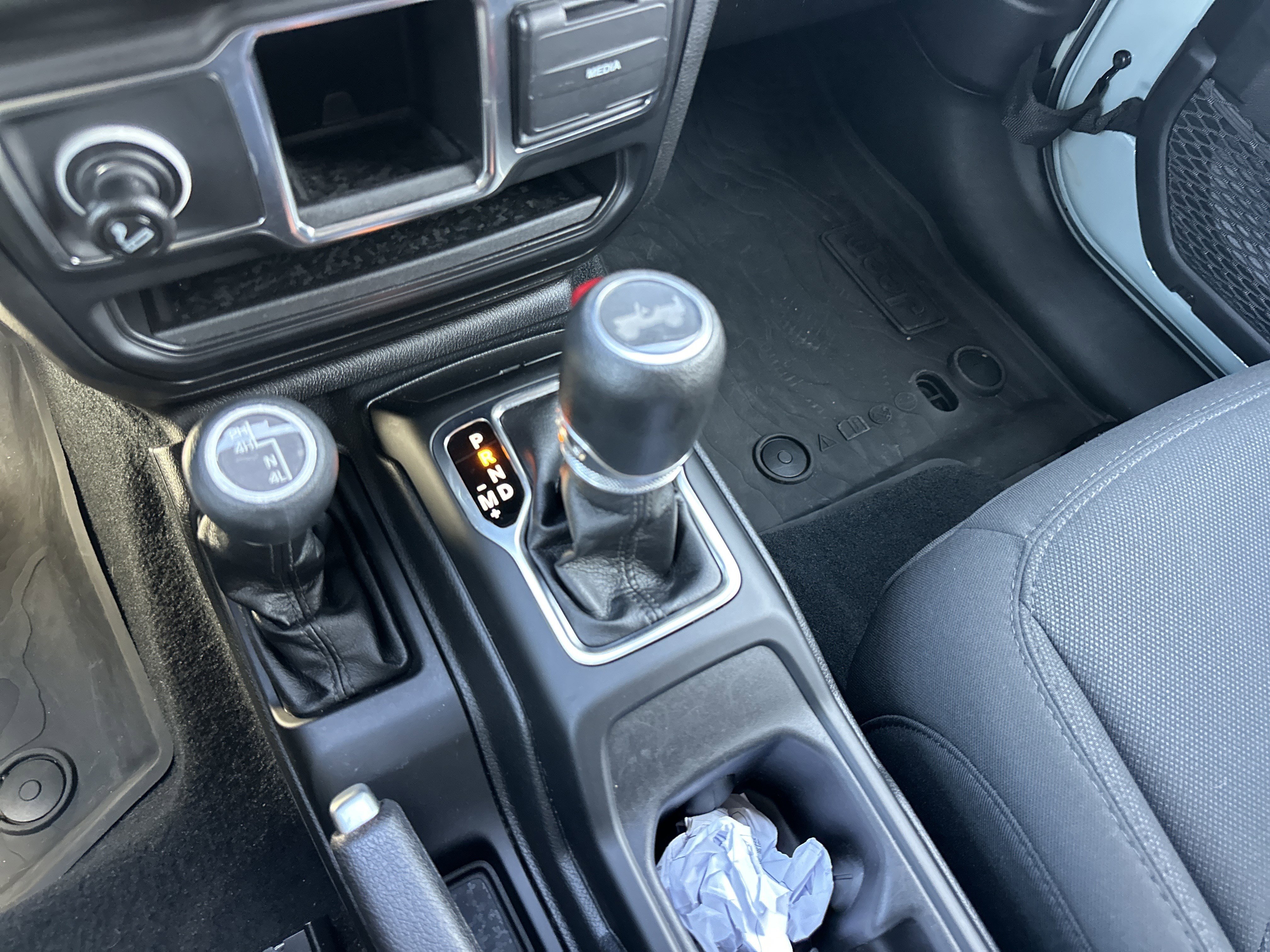 Used 2023 Jeep Wrangler Sport image 31