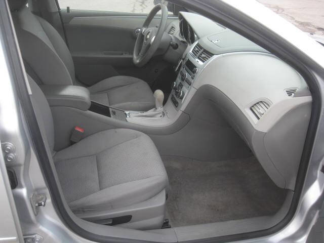 Used 2010 Chevrolet Malibu LS image 14