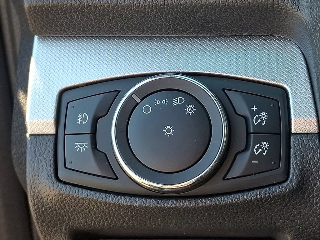 Used 2015 Ford Explorer XLT w/ Equipment Group 202B FWD image 24