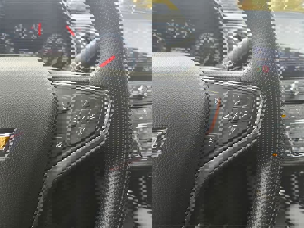 Used 2023 Chevrolet Malibu LT image 9