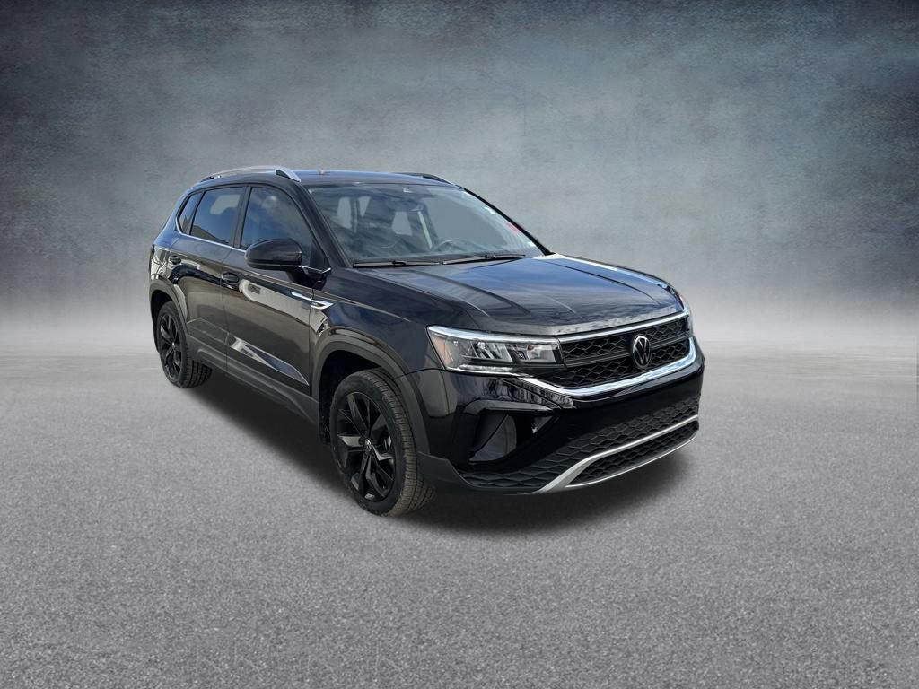 Used 2023 Volkswagen Taos SE w/ Black Wheel Package image 39