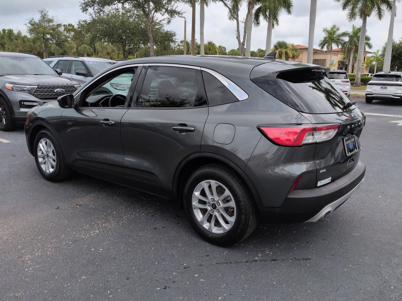 Used 2020 Ford Escape SE FWD image 6