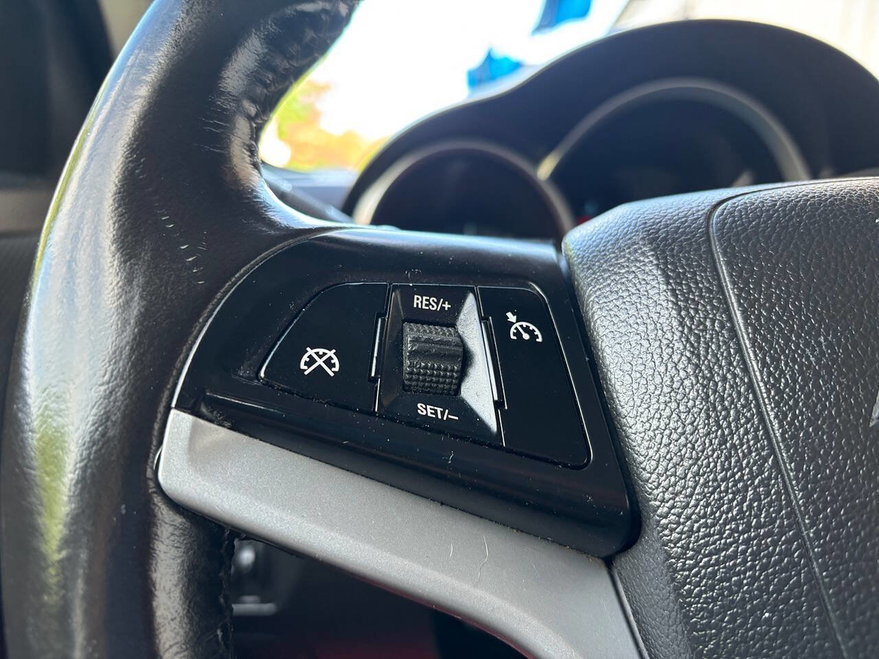 Used 2015 Chevrolet Cruze LT image 31