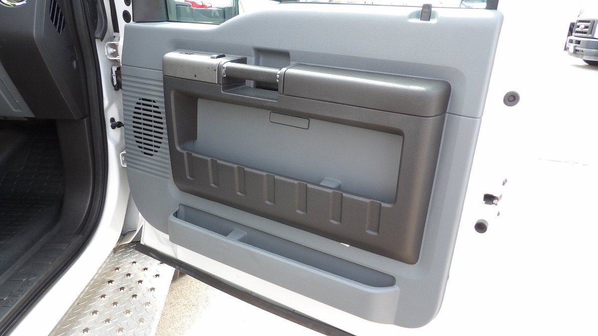 Used 2012 Ford F450 XLT w/ Ambulance Preparation Pkg RWD image 27