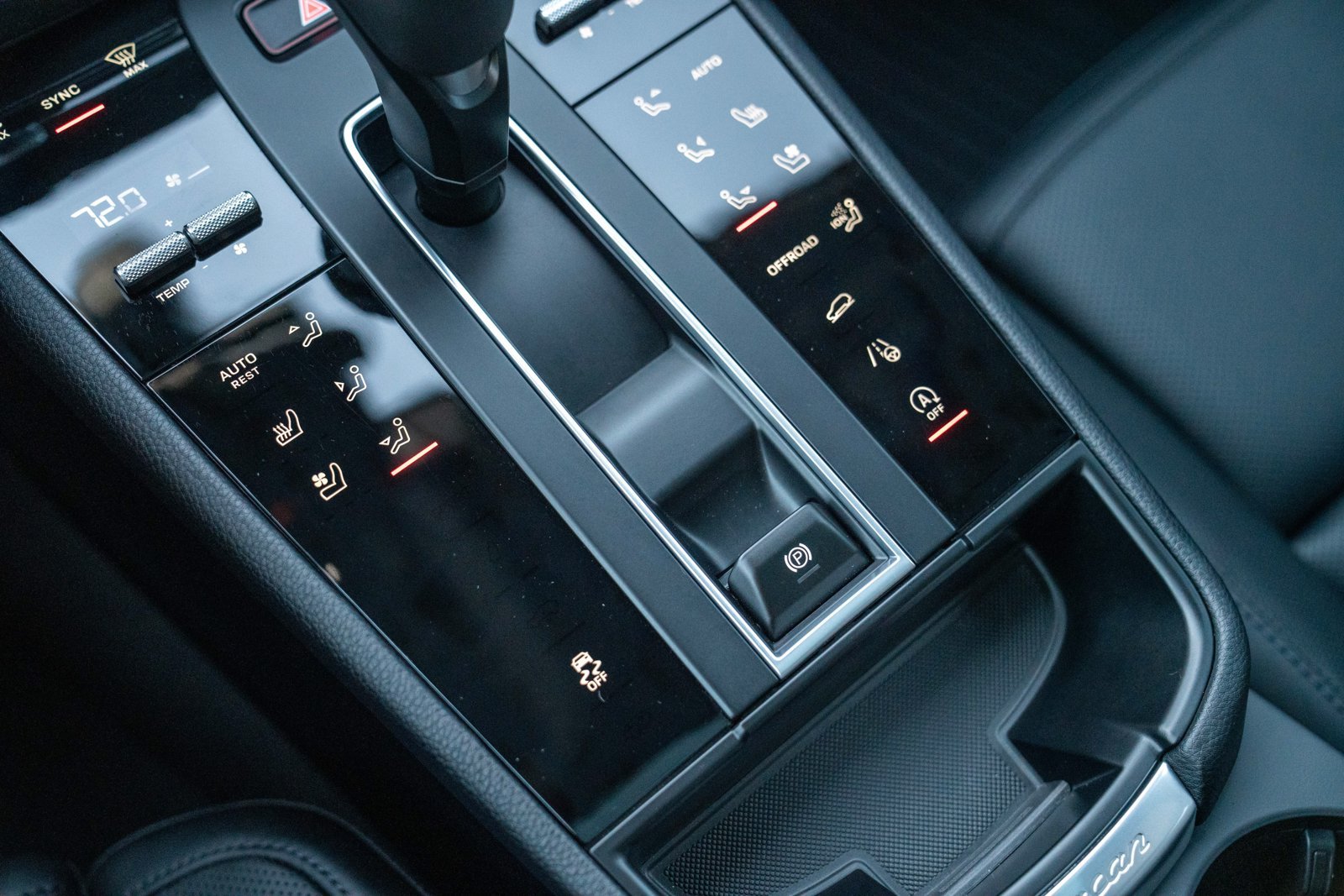 Certified 2026 Porsche Macan Turbo AWD/4WD image 20