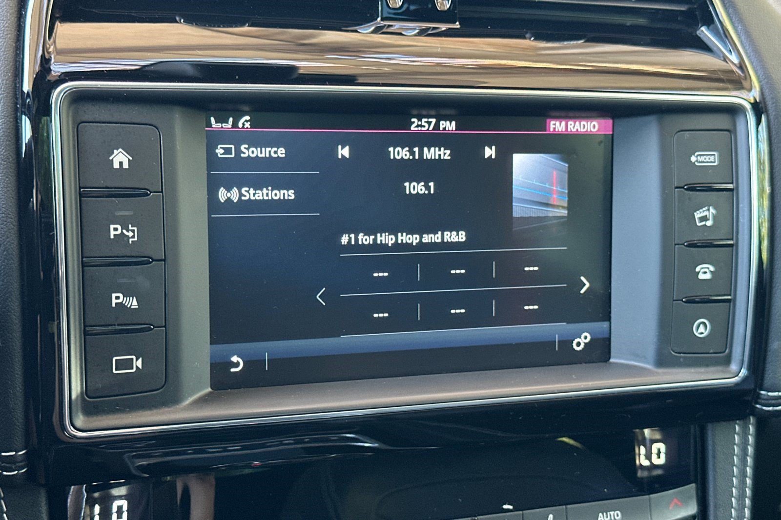 Used 2017 Jaguar F-PACE S AWD/4WD image 22