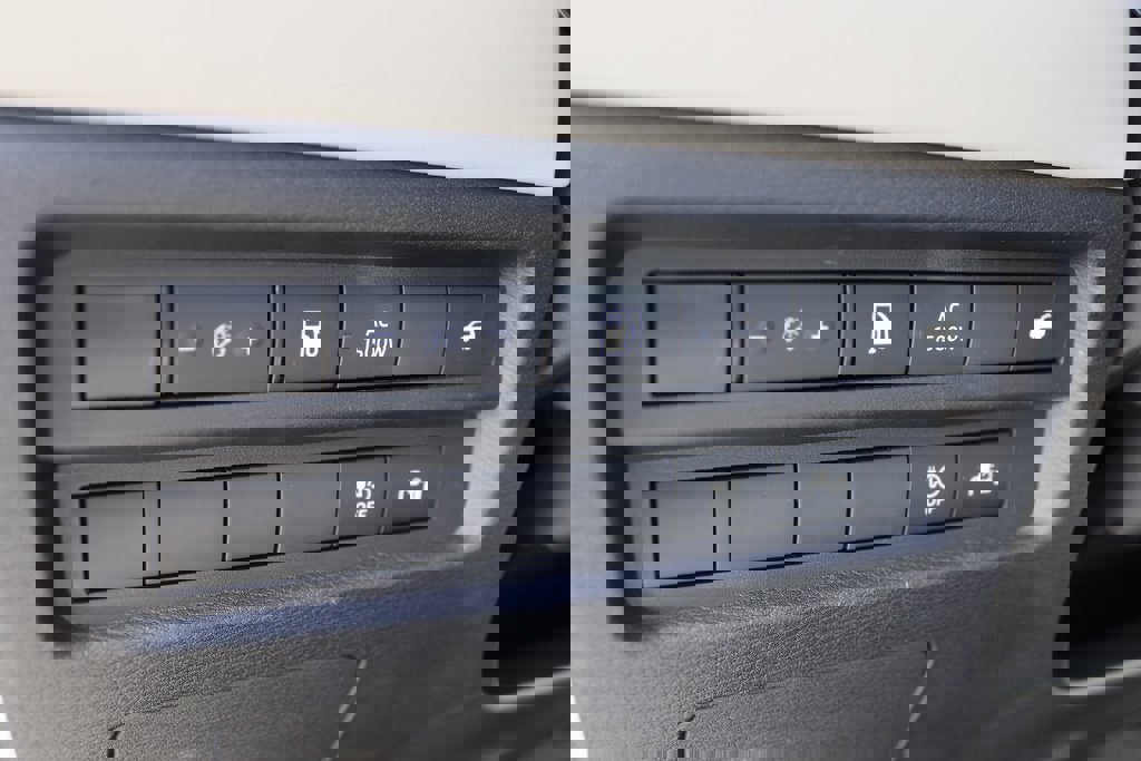 Used 2023 Mitsubishi Outlander SEL image 6